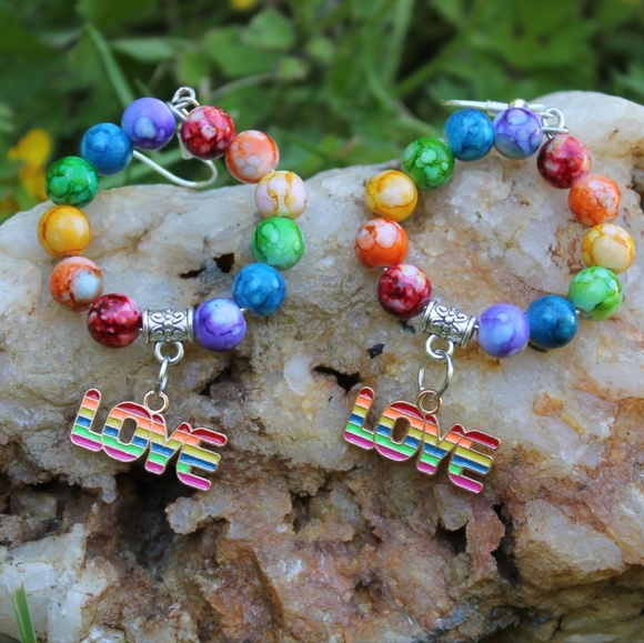 🏳️🌈🌈 Gay Pride beaded hoop dangle LOVE earrings - Picture 1 of 5